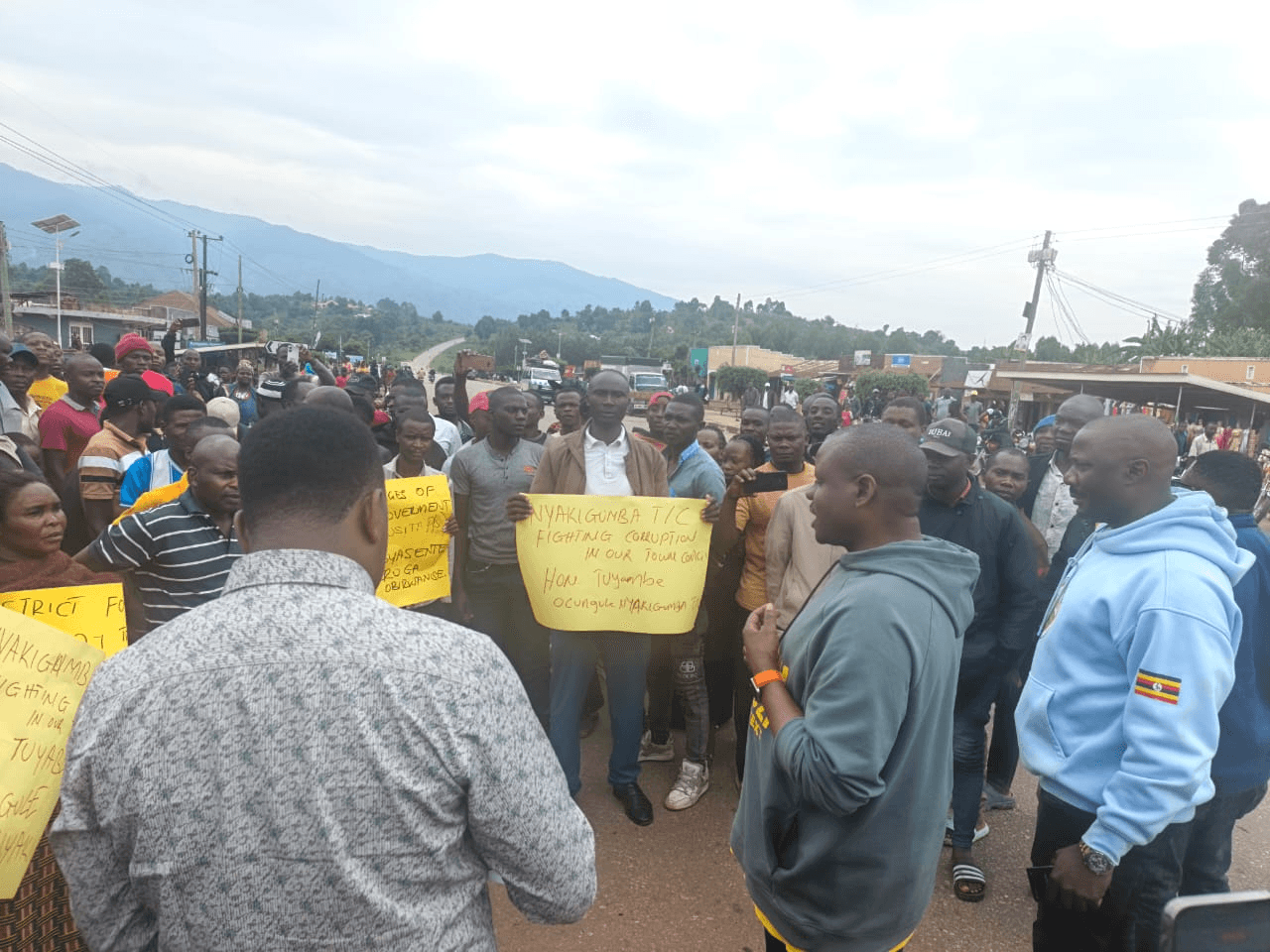Residents of Nyakigumba Town Council Stop Hon. Balaam’s Car to Seek Help Over Corruption and Failed Projects